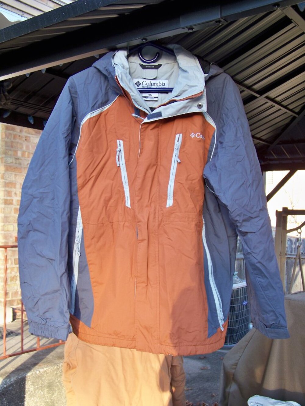 Columbia Men's Hooded Windbreaker, Size M